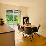 Stylisches Neubau Mit Grosser Terrasse Ruhig Und Idyllisch 30 Min Zuerich Wutoschingen