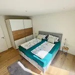 Stylisches Neubau Mit Grosser Terrasse Ruhig Und Idyllisch 30 Min Zuerich Appartement Wutoschingen