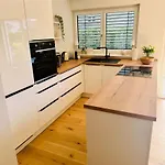 Stylisches Neubau Mit Grosser Terrasse Ruhig Und Idyllisch 30 Min Zuerich *