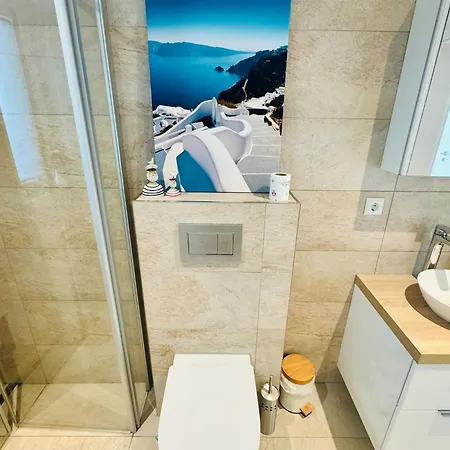Stylisches Neubau Mit Grosser Terrasse Ruhig Und Idyllisch 30 Min Zuerich Daire *