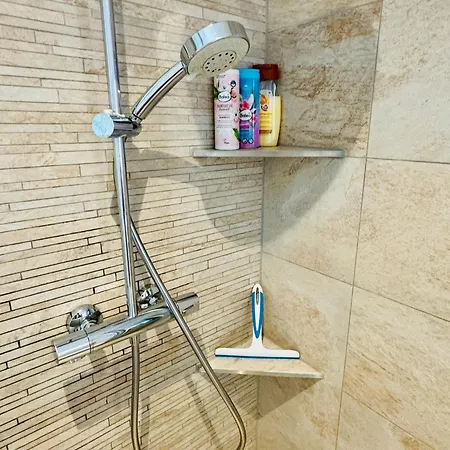 Daire Stylisches Neubau Mit Grosser Terrasse Ruhig Und Idyllisch 30 Min Zuerich